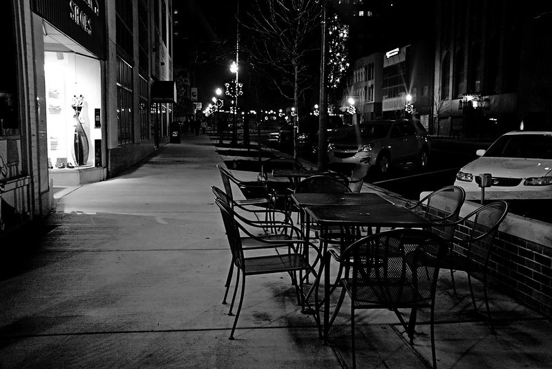 [Κατερίνα Ψάλτη] Παράνομη επέκταση των τραπεζοκαθισμάτων σε πλατείες και κοινόχρηστους&nbsp;χώρους